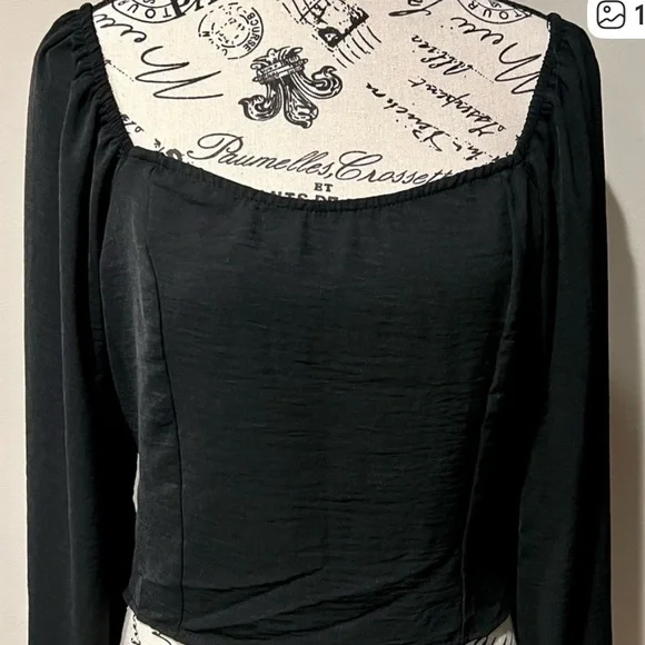 Elegant Black Women's Top - Picture 3 of 4